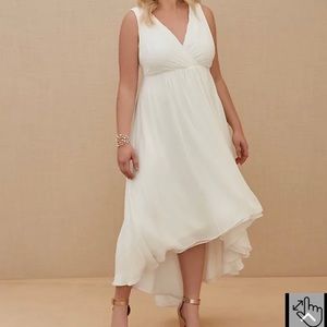 Torrid Special Occasion Ivory Chiffon Hi-Lo Dress Size 18